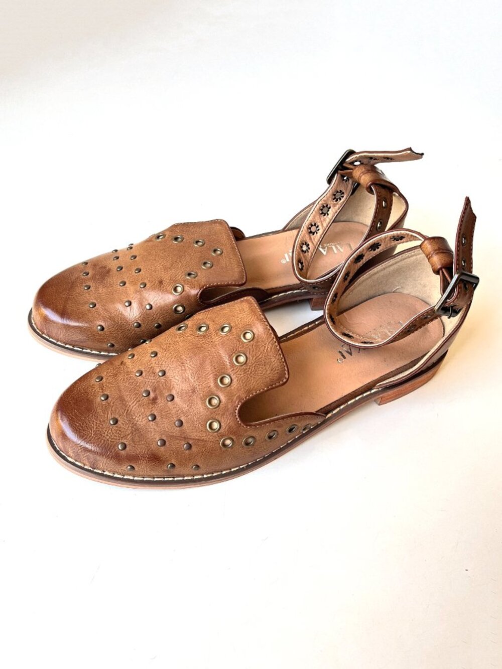 NWOT Lala Ikai Reyna Brown Vegan Leather Ankle Strap Sandals Shoes Size 40